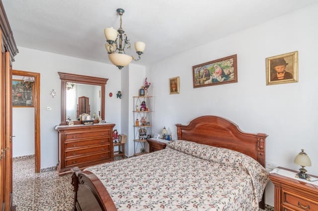 4 slaapkamer Rijtjeshuis te koop in Atarfe met zwembad - € 280.000 (Ref: 9399707)