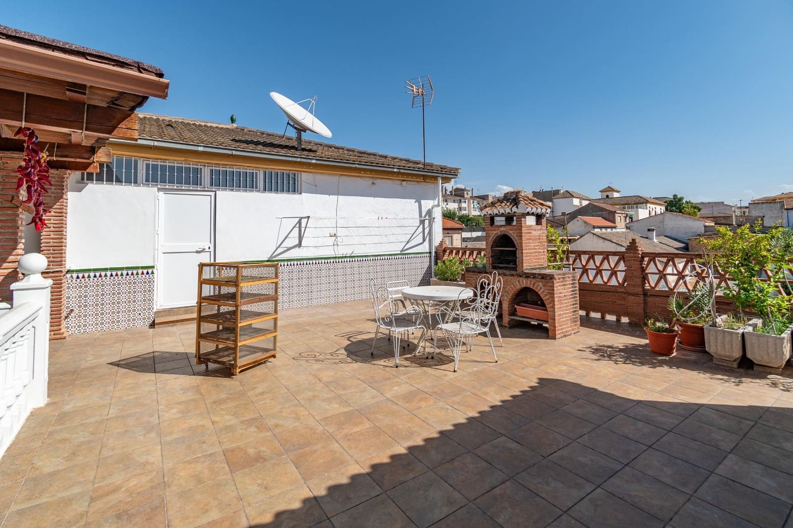 4 slaapkamer Rijtjeshuis te koop in Atarfe met zwembad - € 280.000 (Ref: 9399707)