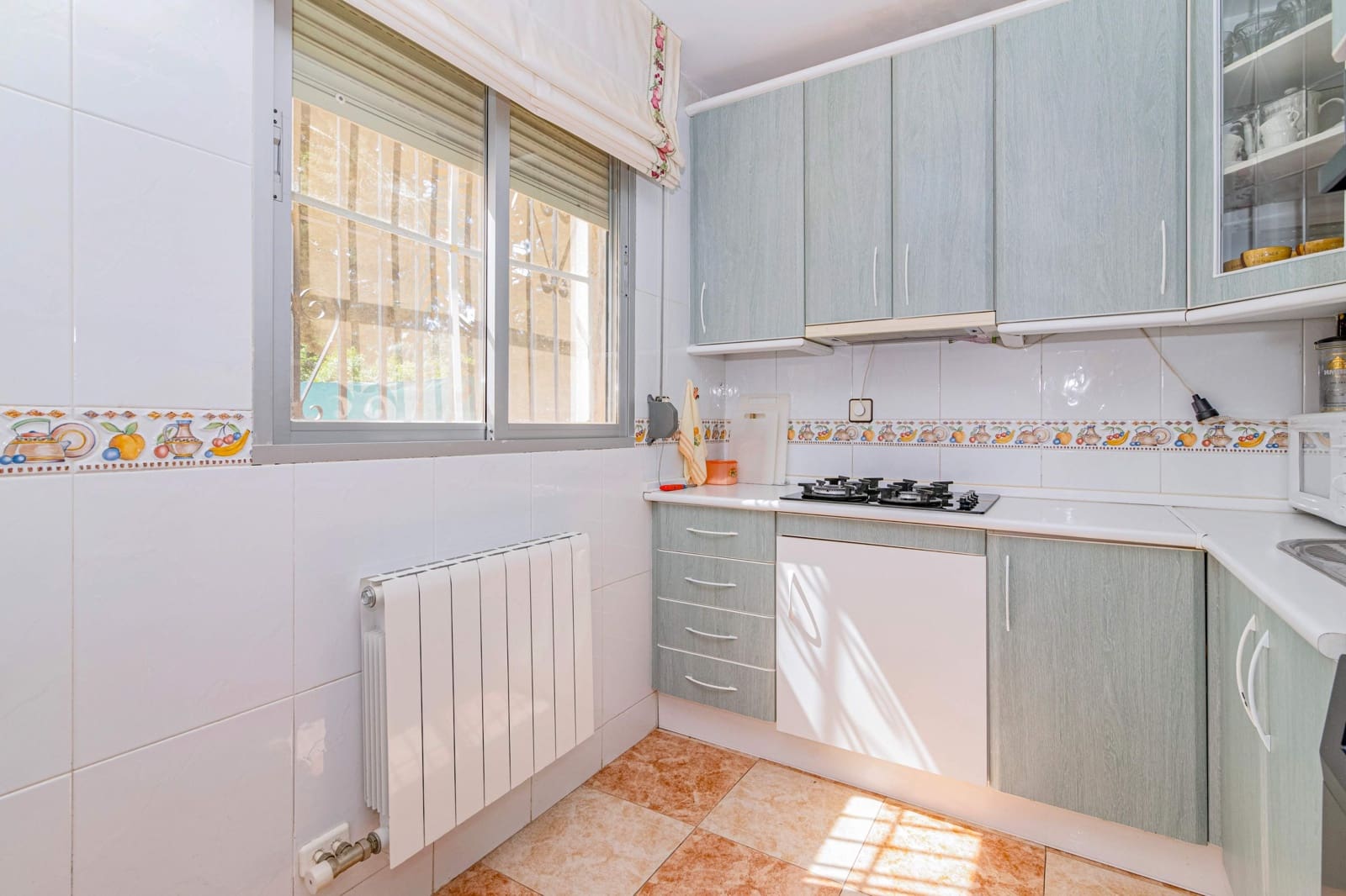 Chalet de 5 habitaciones en Las Gabias en venta con piscina garaje - 290.000 € (Ref: 9399709)