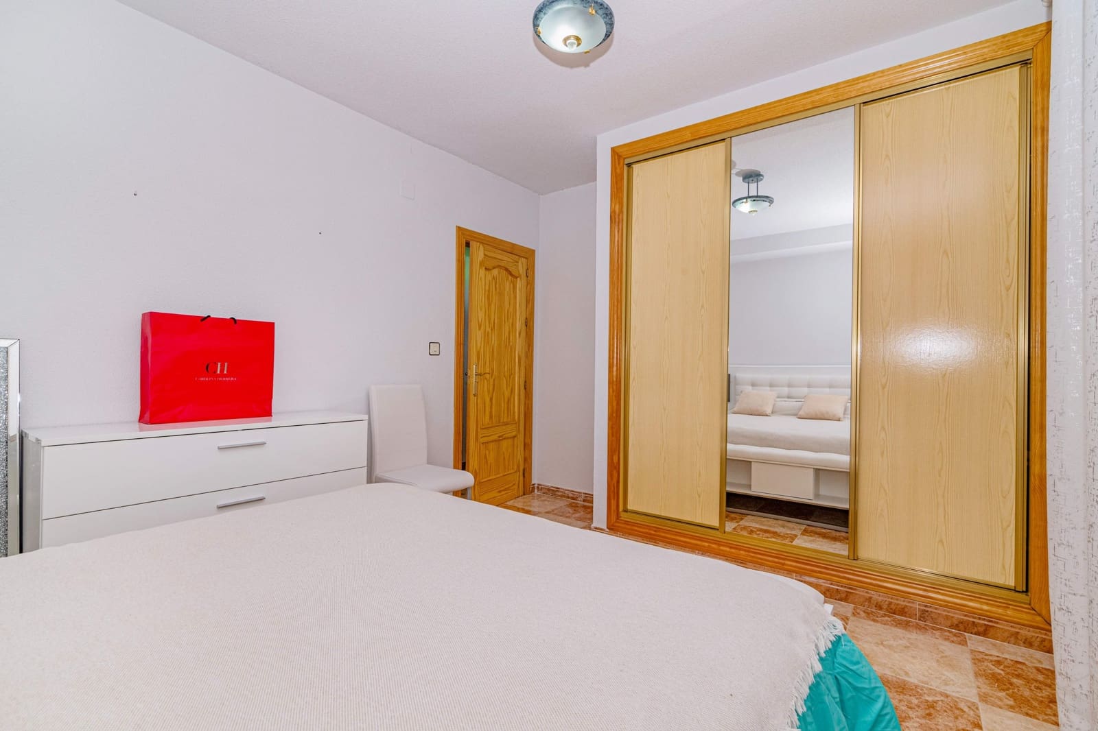 Chalet de 5 habitaciones en Las Gabias en venta con piscina garaje - 290.000 € (Ref: 9399709)