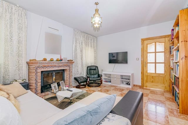 Chalet de 5 habitaciones en Las Gabias en venta con piscina garaje - 290.000 € (Ref: 9399709)