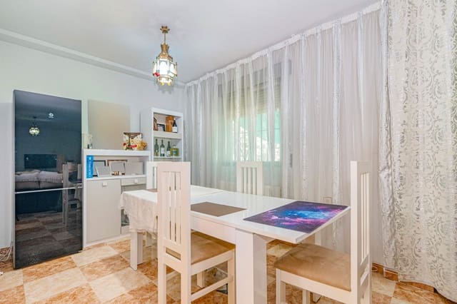 Chalet de 5 habitaciones en Las Gabias en venta con piscina garaje - 290.000 € (Ref: 9399709)