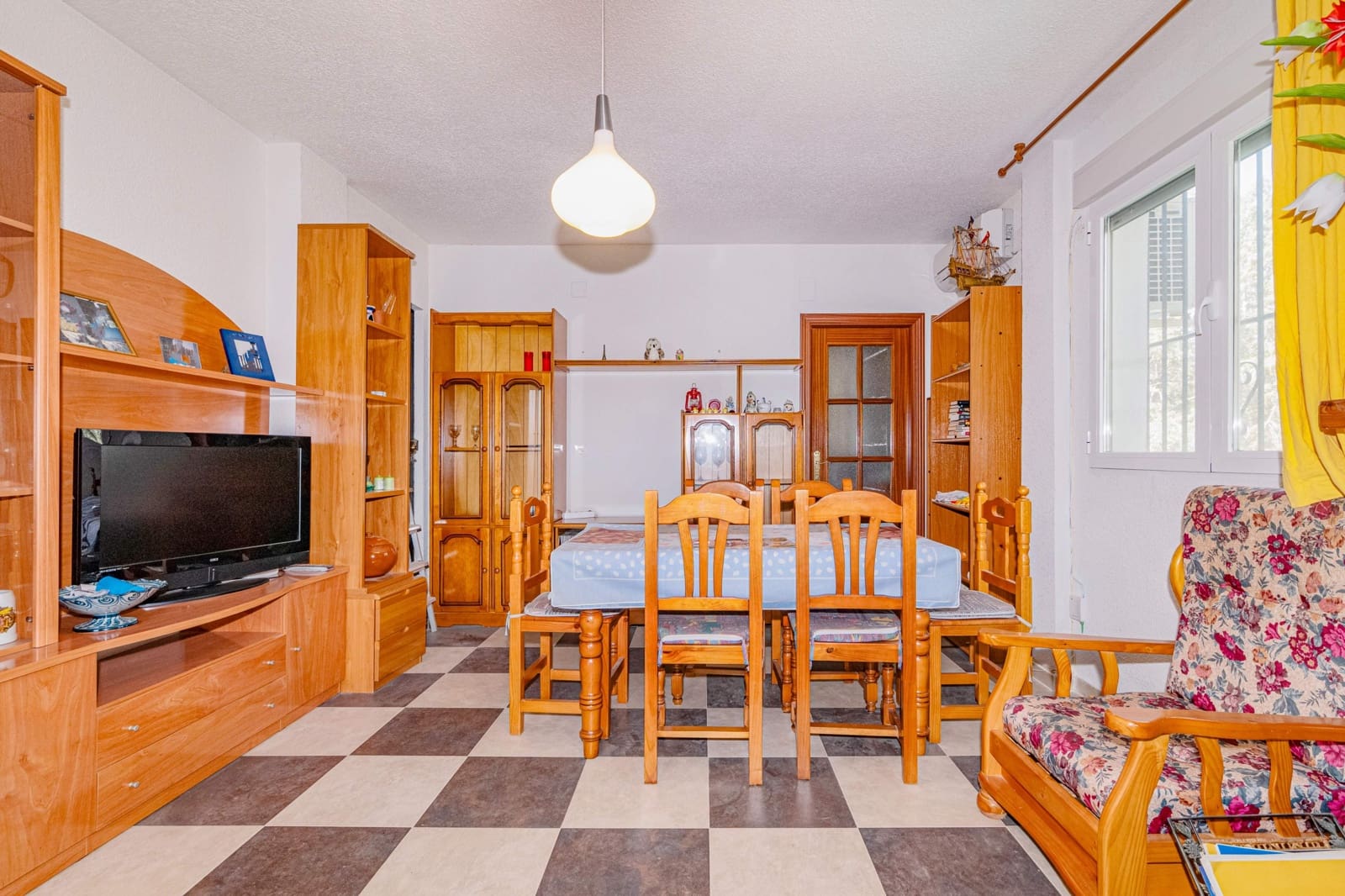 Chalet de 5 habitaciones en Las Gabias en venta con piscina garaje - 290.000 € (Ref: 9399709)