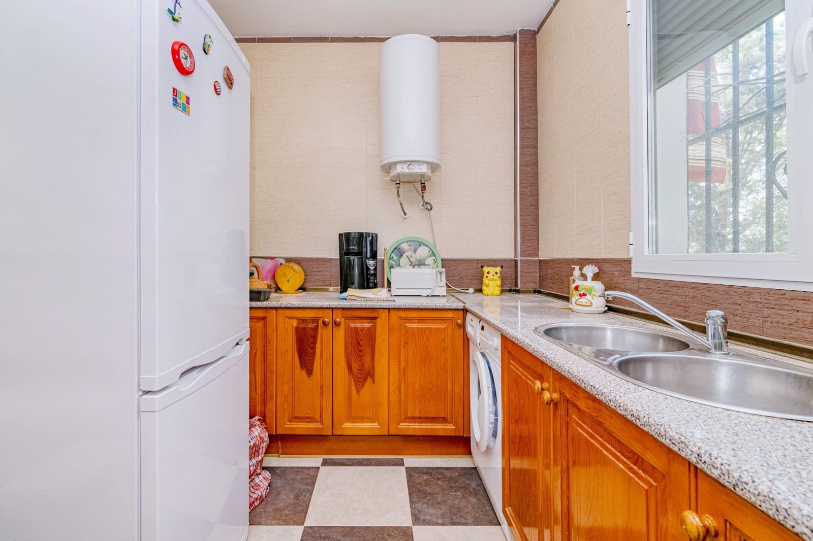 Chalet de 5 habitaciones en Las Gabias en venta con piscina garaje - 290.000 € (Ref: 9399709)