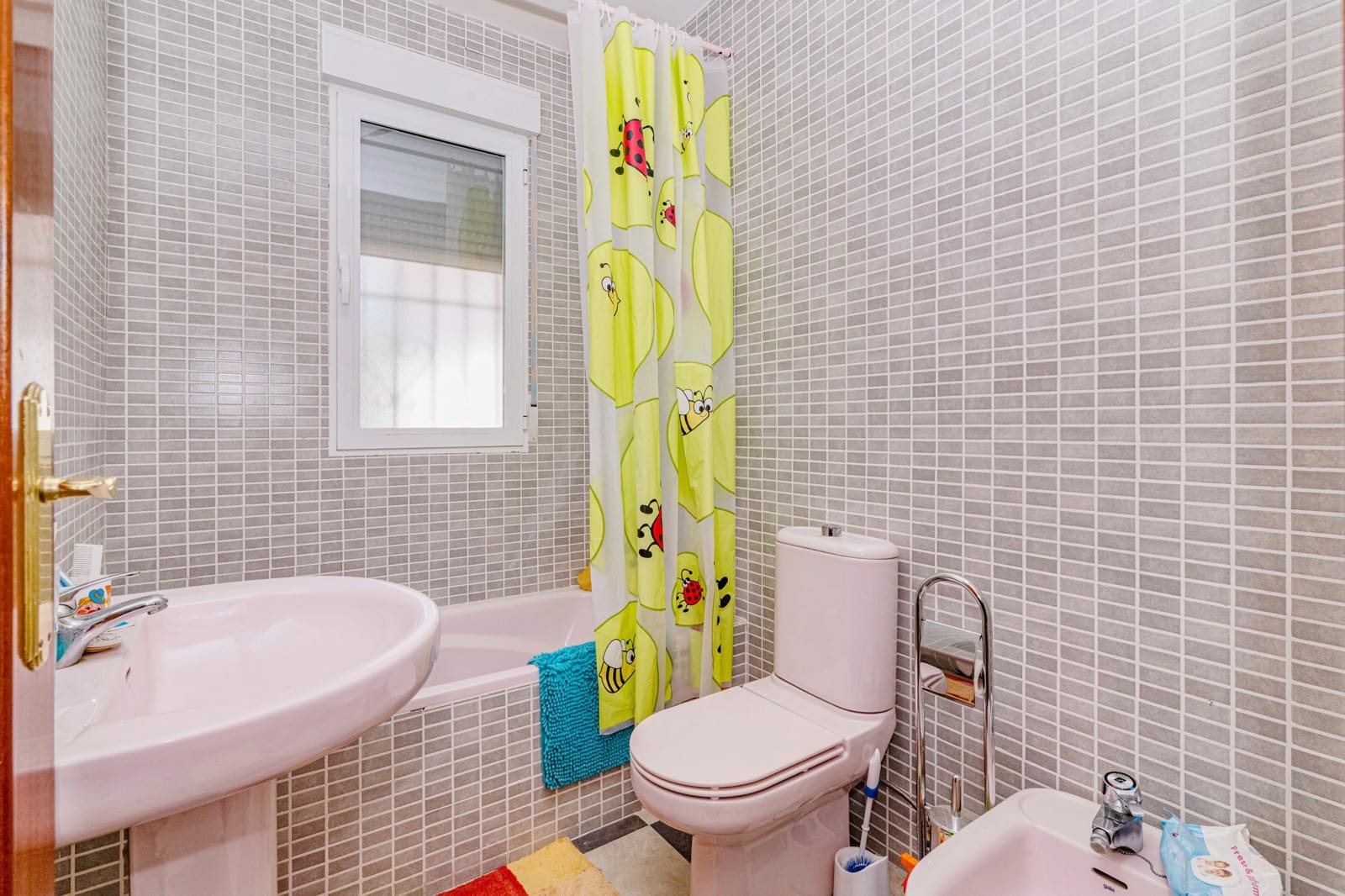 Chalet de 5 habitaciones en Las Gabias en venta con piscina garaje - 290.000 € (Ref: 9399709)