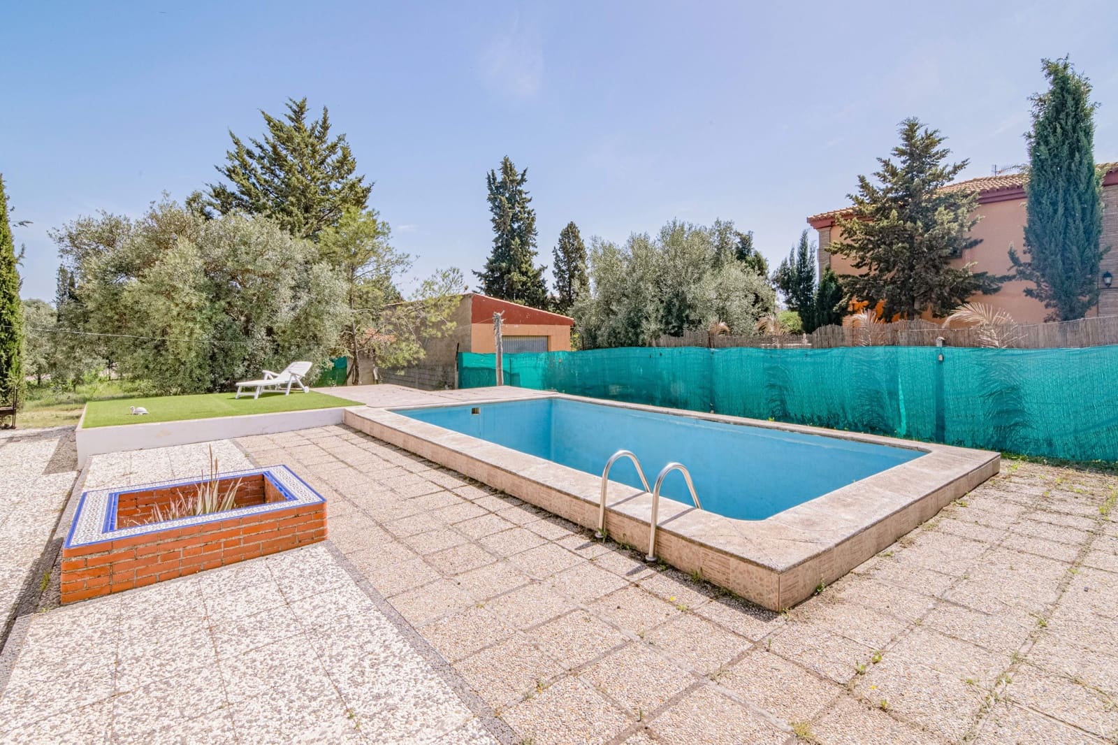 Chalet de 5 habitaciones en Las Gabias en venta con piscina garaje - 290.000 € (Ref: 9399709)