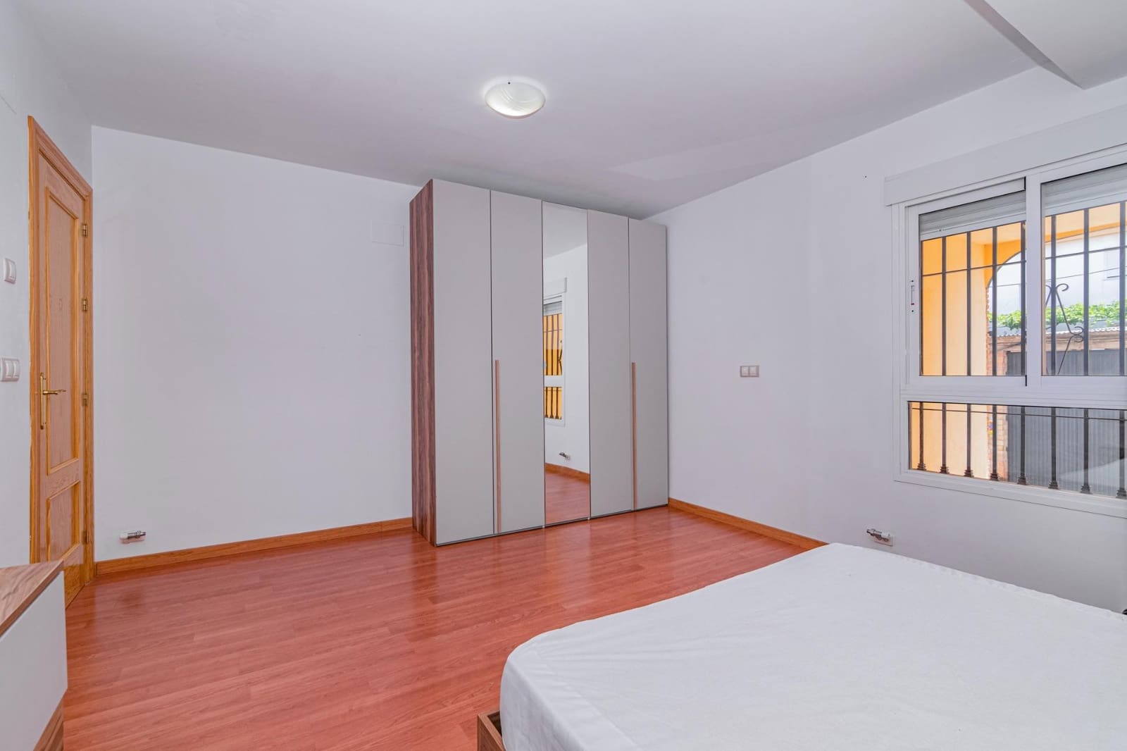 1 Zimmer Apartment zu verkaufen in La Zubia mit Garage - 118.000 € (Ref: 9399710)