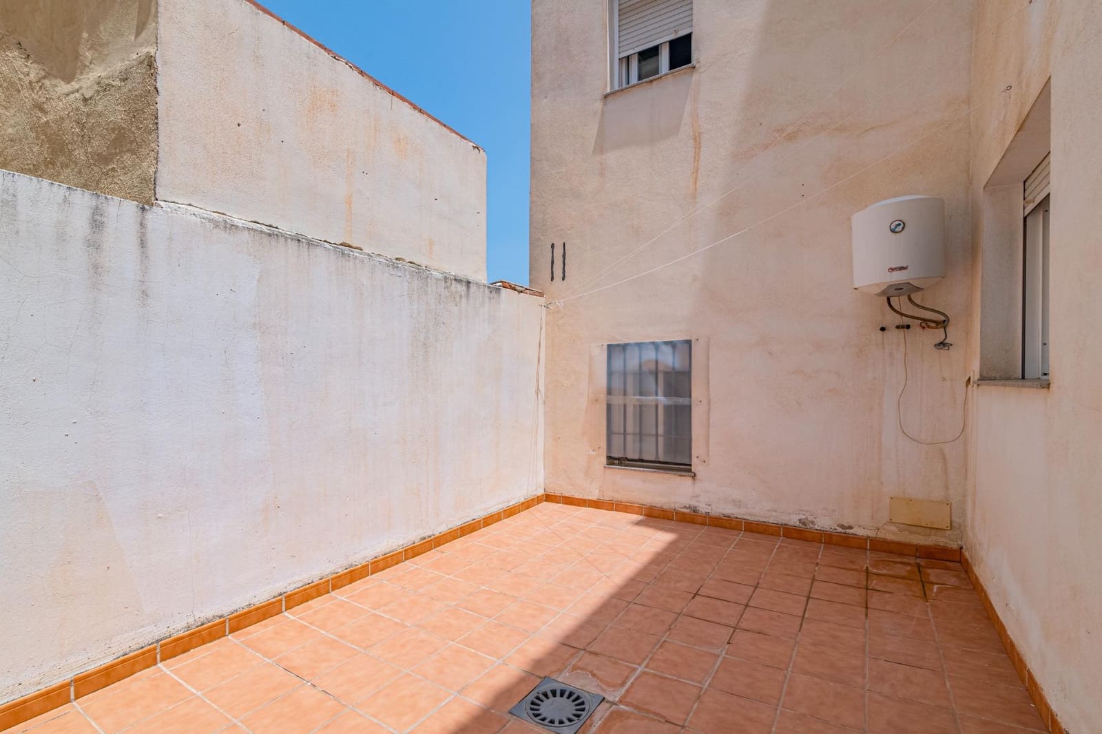 1 Zimmer Apartment zu verkaufen in La Zubia mit Garage - 118.000 € (Ref: 9399710)