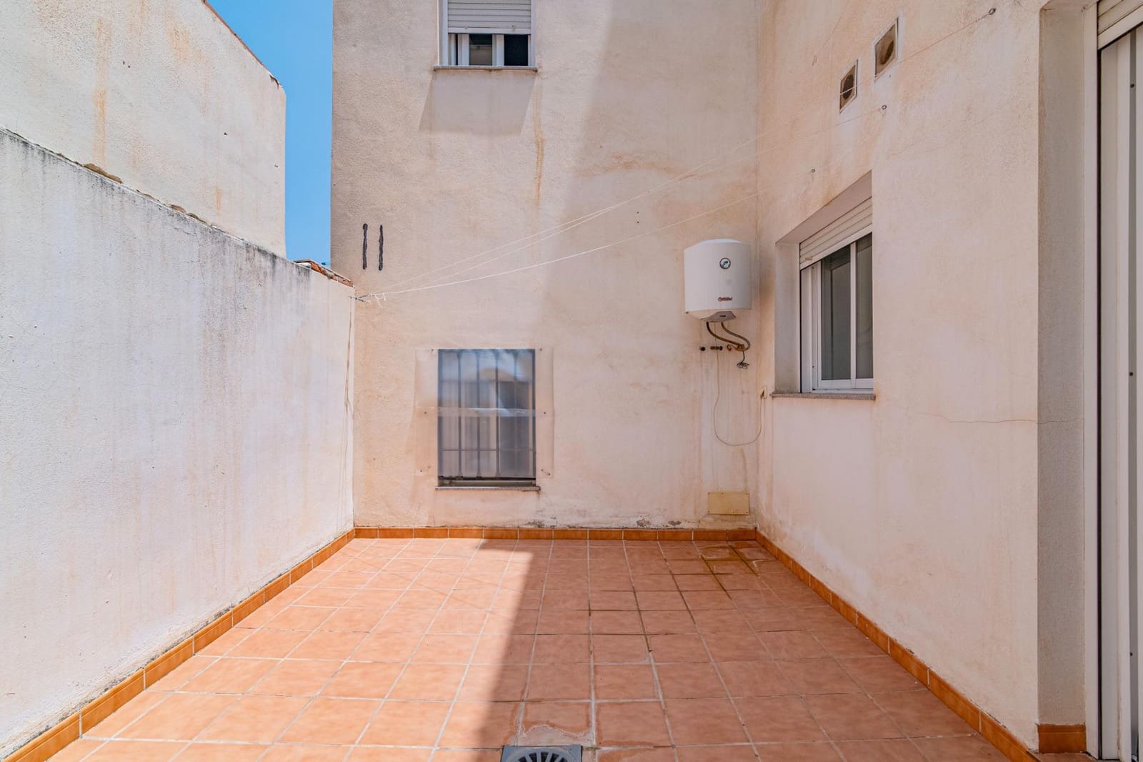 1 Zimmer Apartment zu verkaufen in La Zubia mit Garage - 118.000 € (Ref: 9399710)