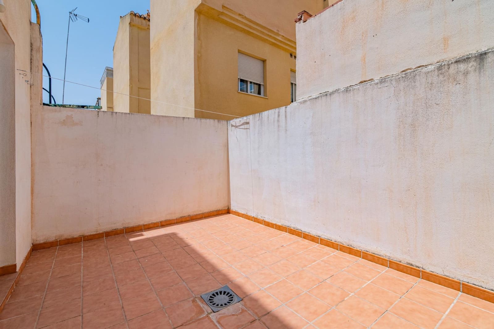 1 Zimmer Apartment zu verkaufen in La Zubia mit Garage - 118.000 € (Ref: 9399710)