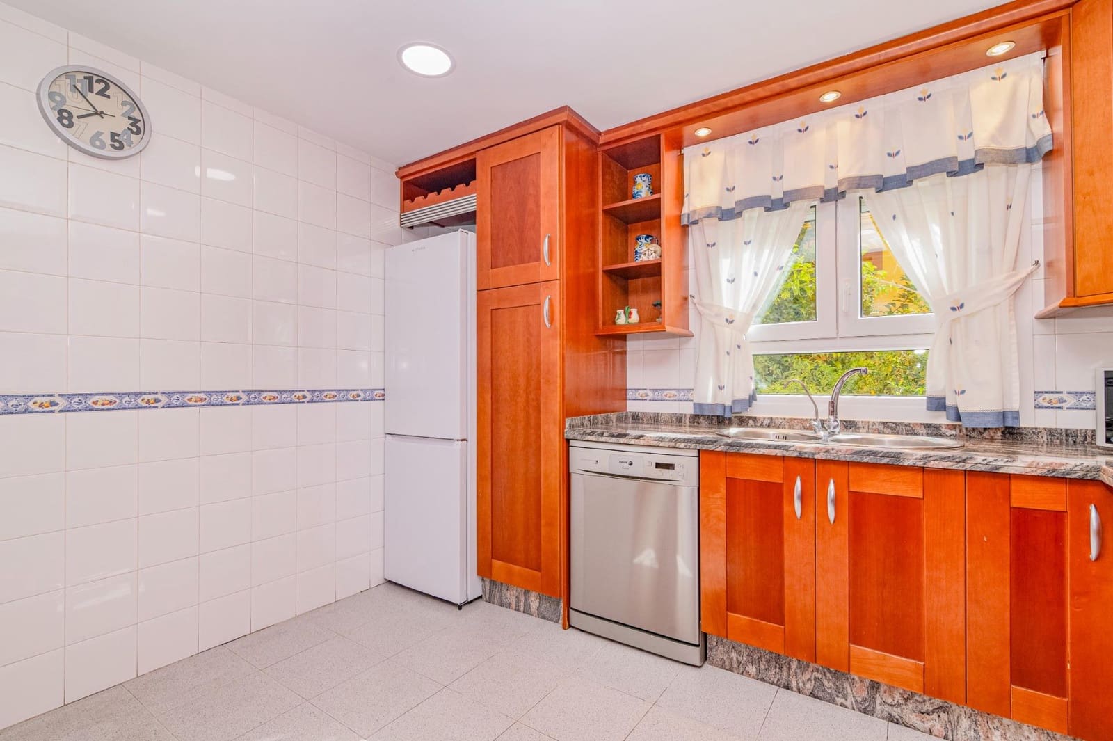 3 makuuhuone Huvila myytävänä paikassa Ogijares mukana 
autotalli - 280 000 € (Ref: 9399714)