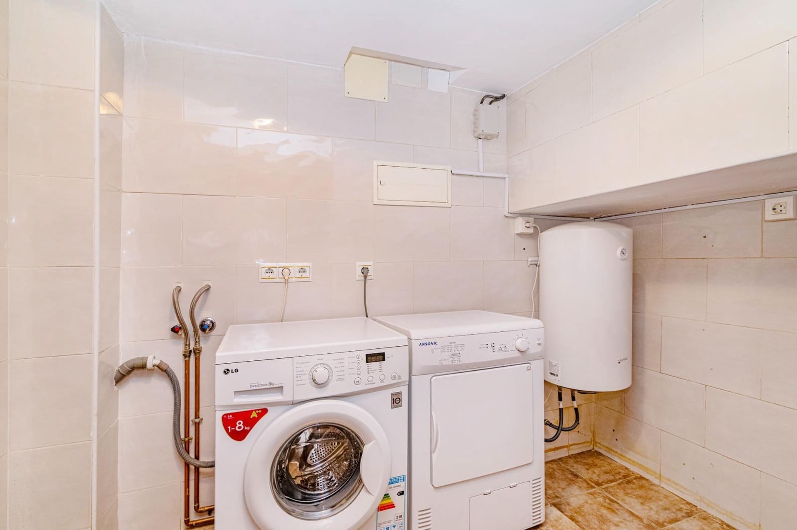 3 makuuhuone Huvila myytävänä paikassa Ogijares mukana 
autotalli - 280 000 € (Ref: 9399714)