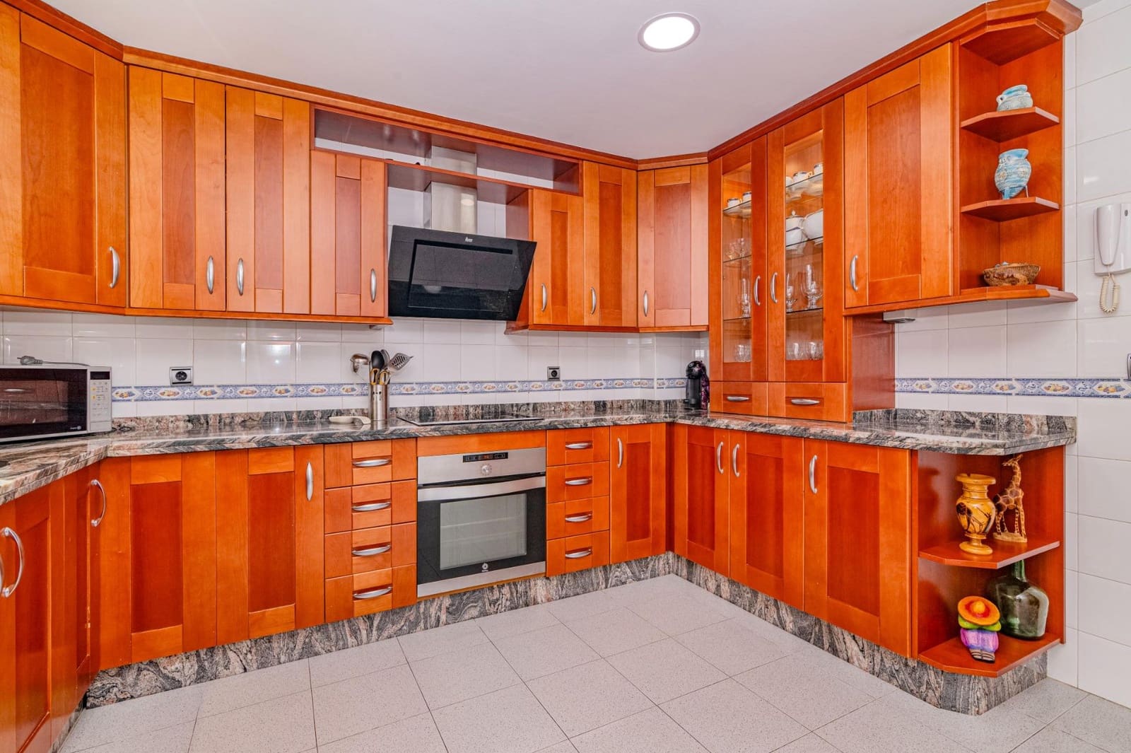 3 makuuhuone Huvila myytävänä paikassa Ogijares mukana 
autotalli - 280 000 € (Ref: 9399714)