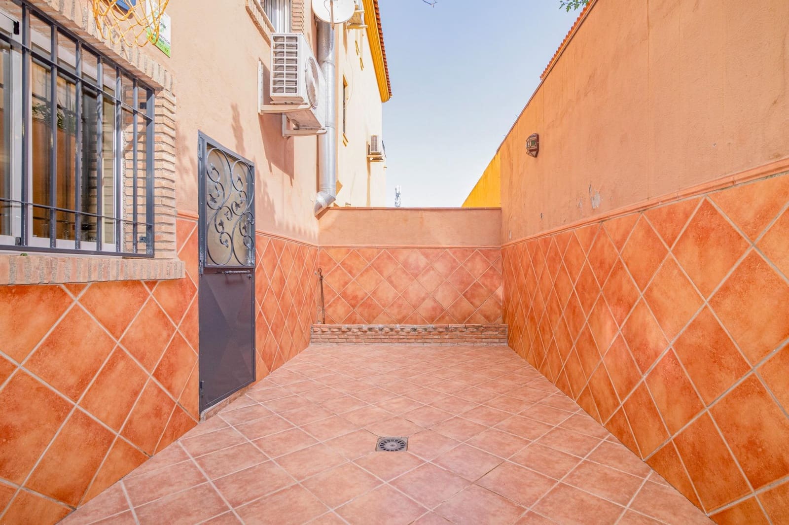 3 makuuhuone Huvila myytävänä paikassa Ogijares mukana 
autotalli - 280 000 € (Ref: 9399714)