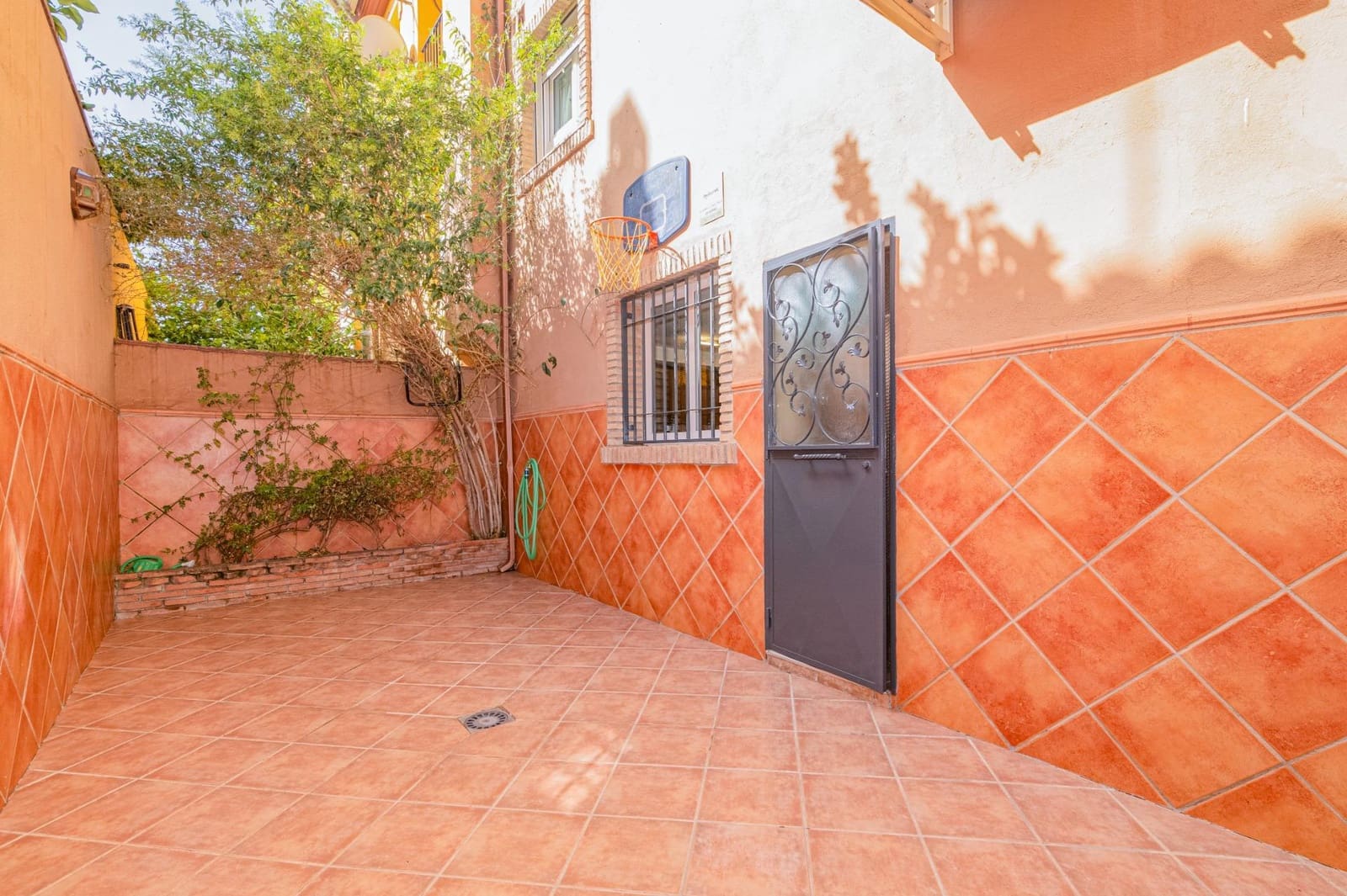 3 makuuhuone Huvila myytävänä paikassa Ogijares mukana 
autotalli - 280 000 € (Ref: 9399714)