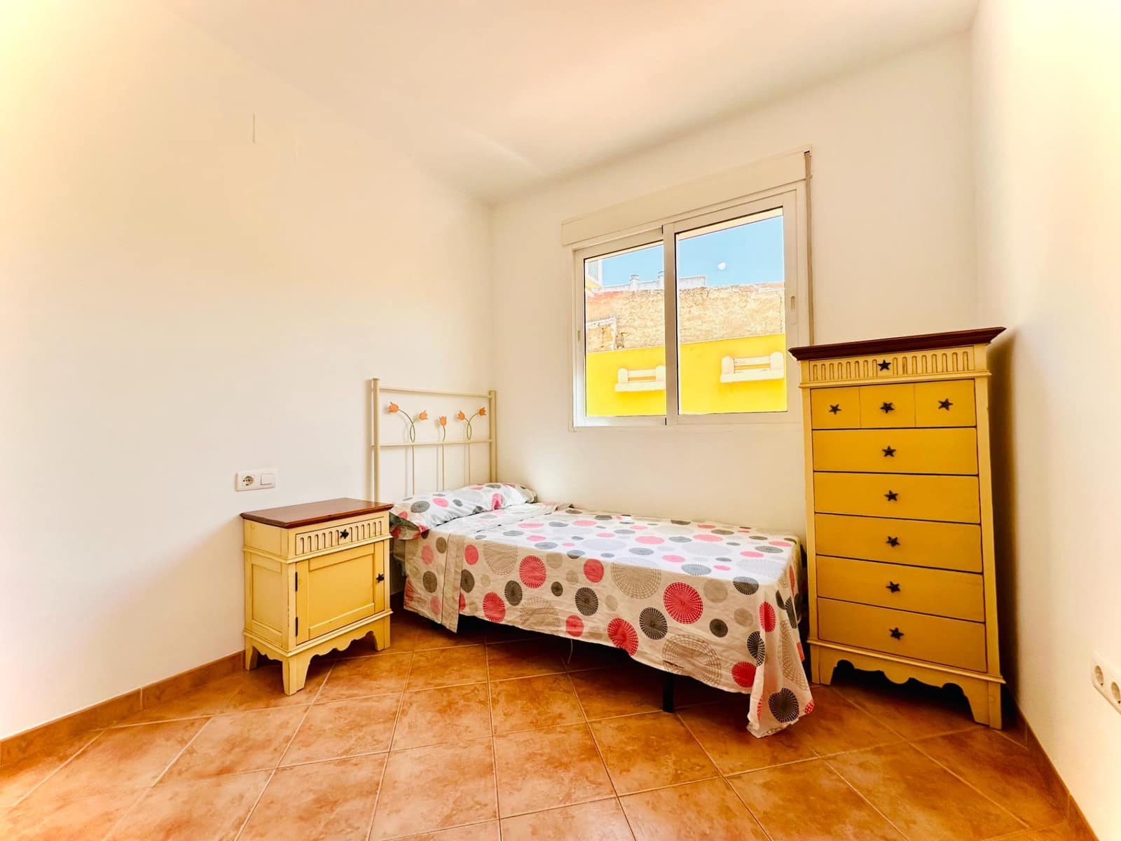 Piso de 3 habitaciones en Fuente Vaqueros en venta - 104.000 € (Ref: 9399719)