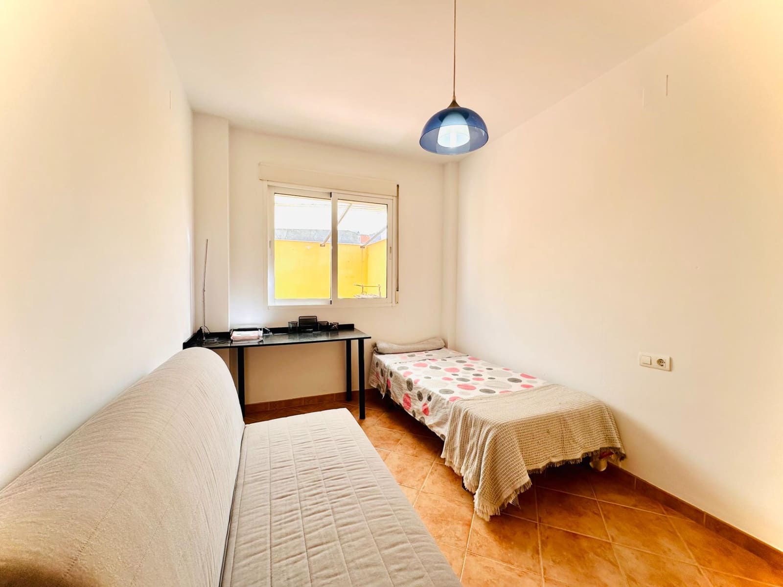 Piso de 3 habitaciones en Fuente Vaqueros en venta - 104.000 € (Ref: 9399719)