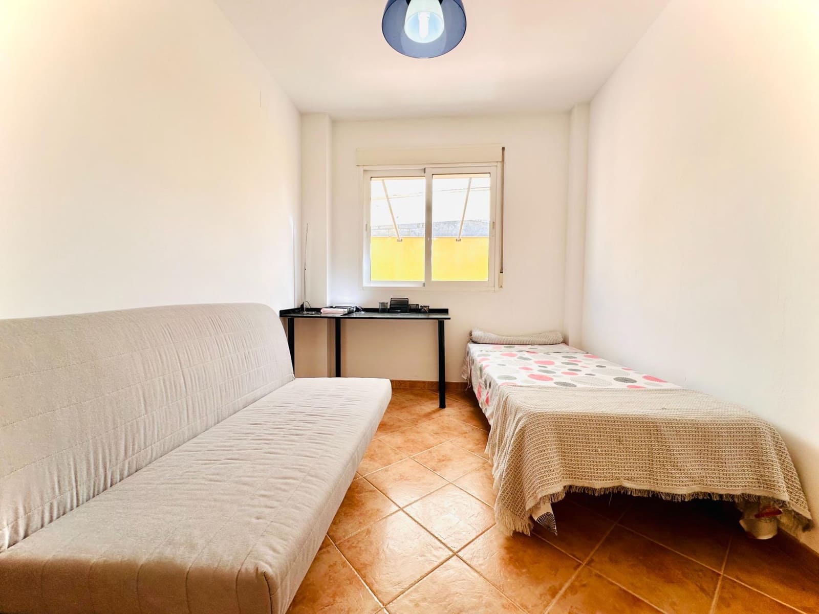 Piso de 3 habitaciones en Fuente Vaqueros en venta - 104.000 € (Ref: 9399719)