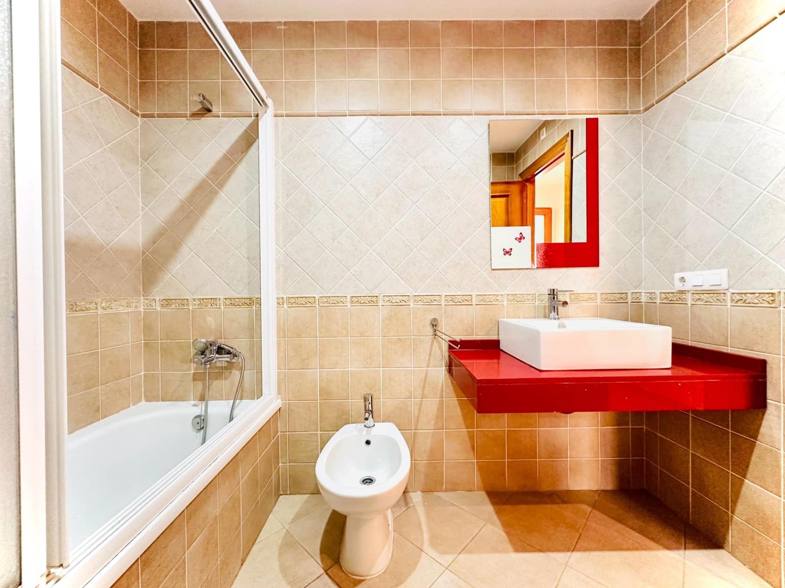 Piso de 3 habitaciones en Fuente Vaqueros en venta - 104.000 € (Ref: 9399719)