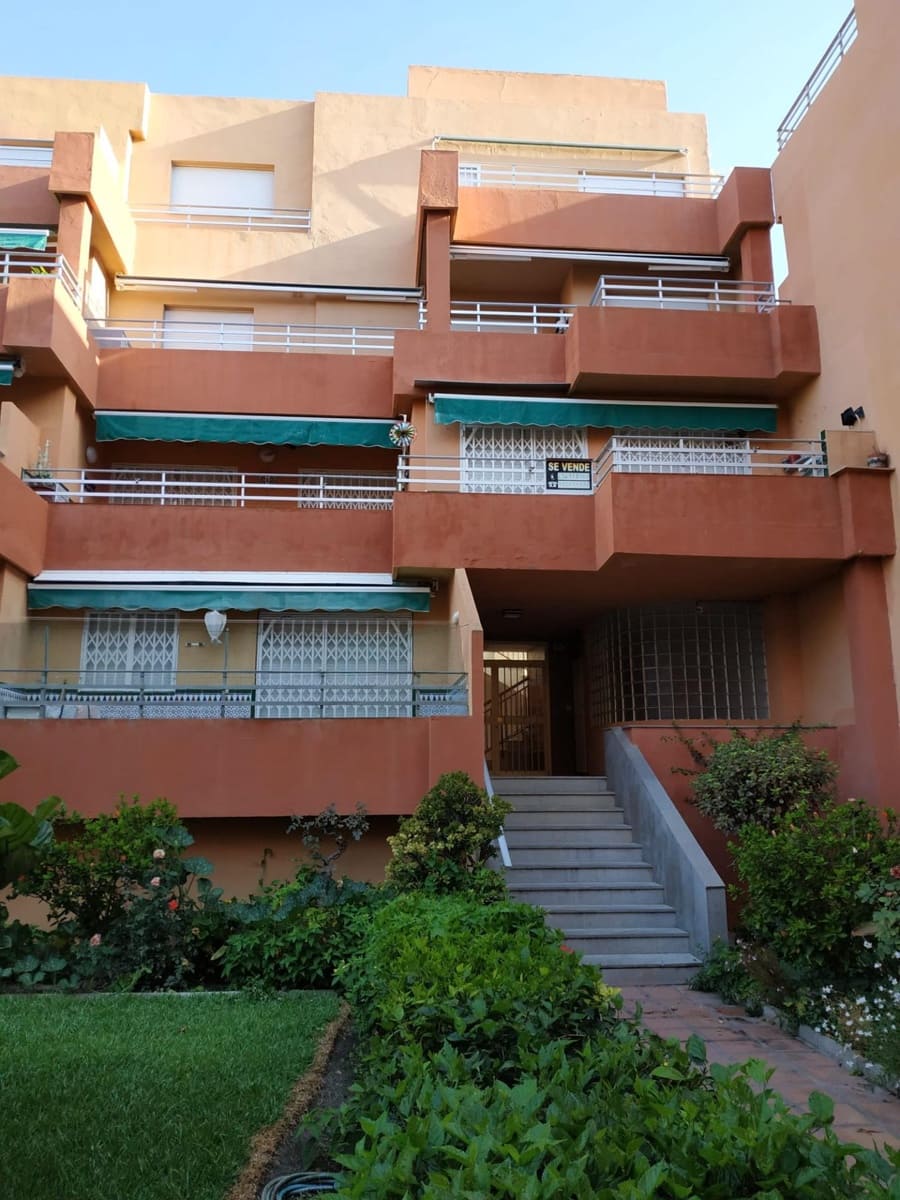 2 bedroom Flat for rent in Salobrena with pool garage - € 780 (Ref: 9399722)