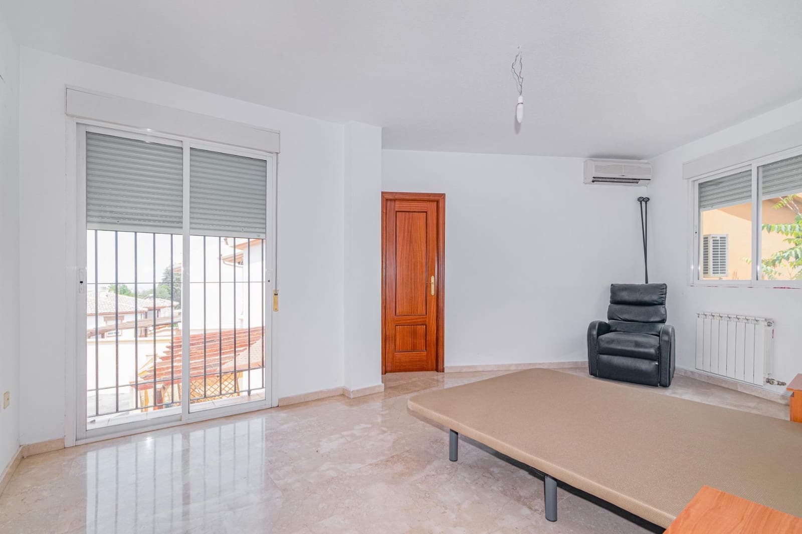 4 sypialnia Dom szeregowy na sprzedaż w Monachil z garażem - 275 000 € (Ref: 9399723)