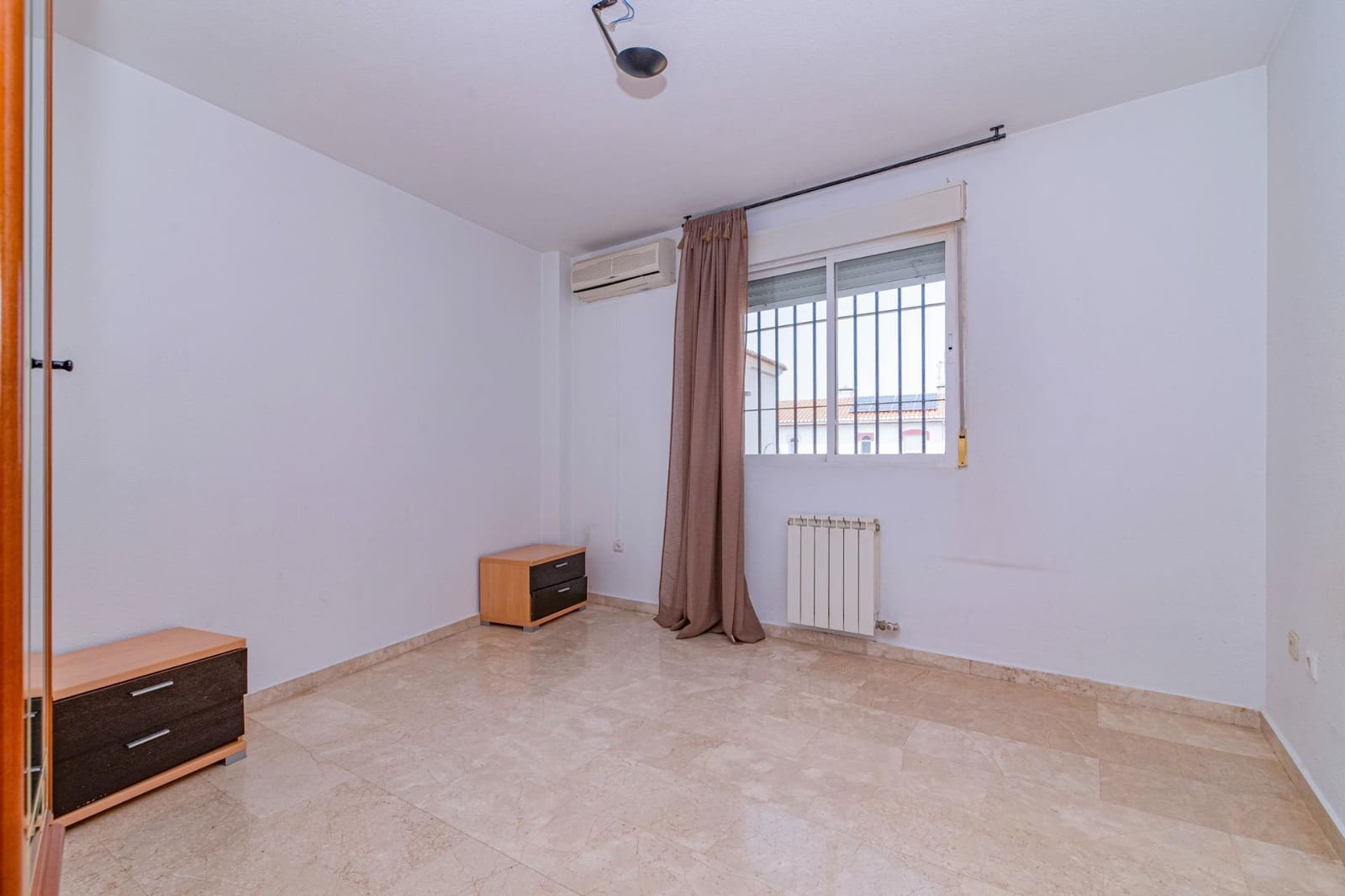 4 sypialnia Dom szeregowy na sprzedaż w Monachil z garażem - 275 000 € (Ref: 9399723)