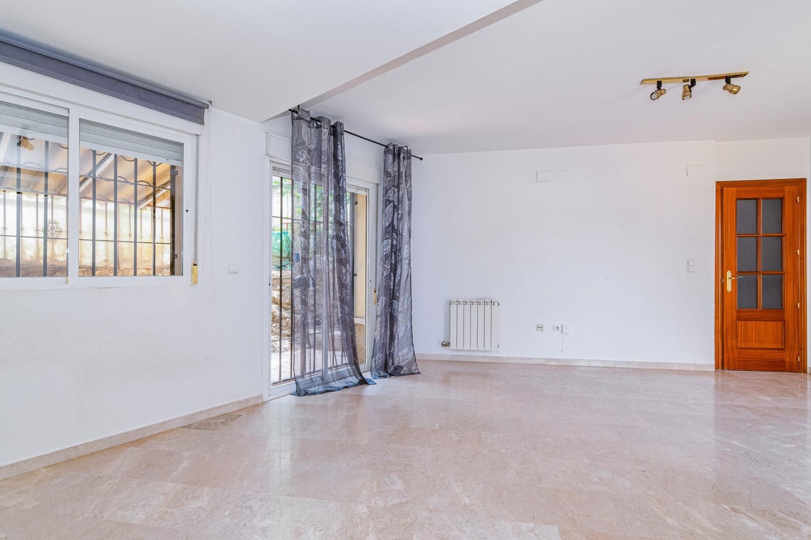 4 sypialnia Dom szeregowy na sprzedaż w Monachil z garażem - 275 000 € (Ref: 9399723)