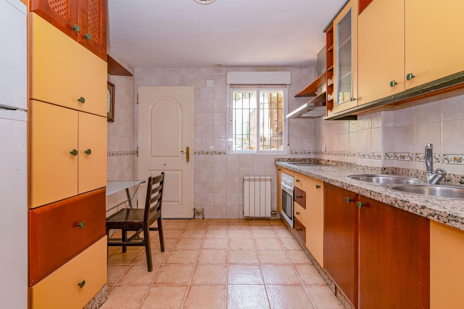 4 sypialnia Dom szeregowy na sprzedaż w Monachil z garażem - 275 000 € (Ref: 9399723)