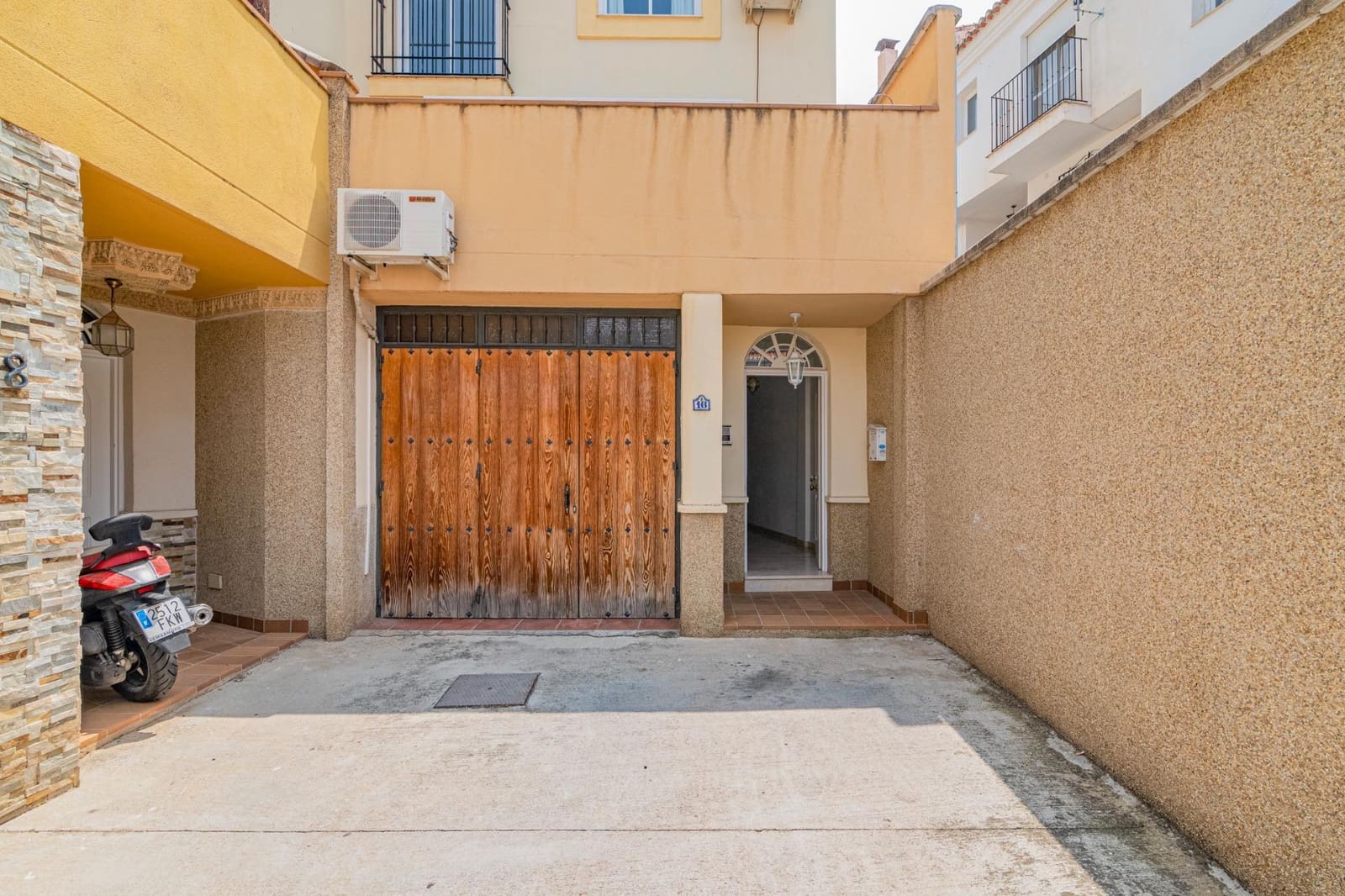 4 sypialnia Dom szeregowy na sprzedaż w Monachil z garażem - 275 000 € (Ref: 9399723)