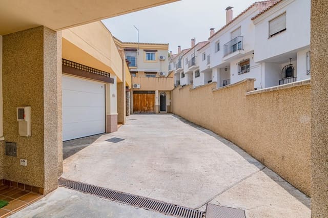 4 sypialnia Dom szeregowy na sprzedaż w Monachil z garażem - 275 000 € (Ref: 9399723)