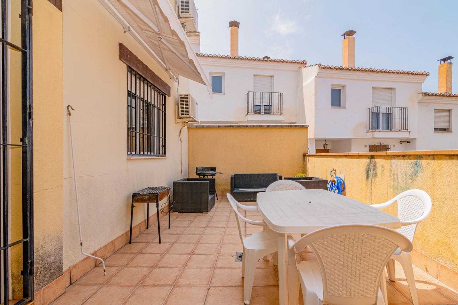 4 sypialnia Dom szeregowy na sprzedaż w Monachil z garażem - 275 000 € (Ref: 9399723)