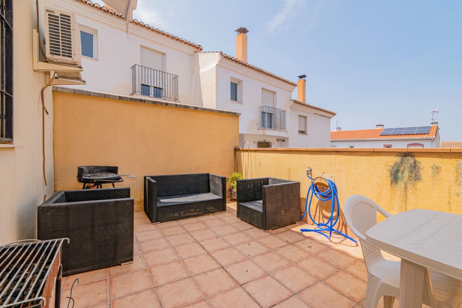 4 sypialnia Dom szeregowy na sprzedaż w Monachil z garażem - 275 000 € (Ref: 9399723)