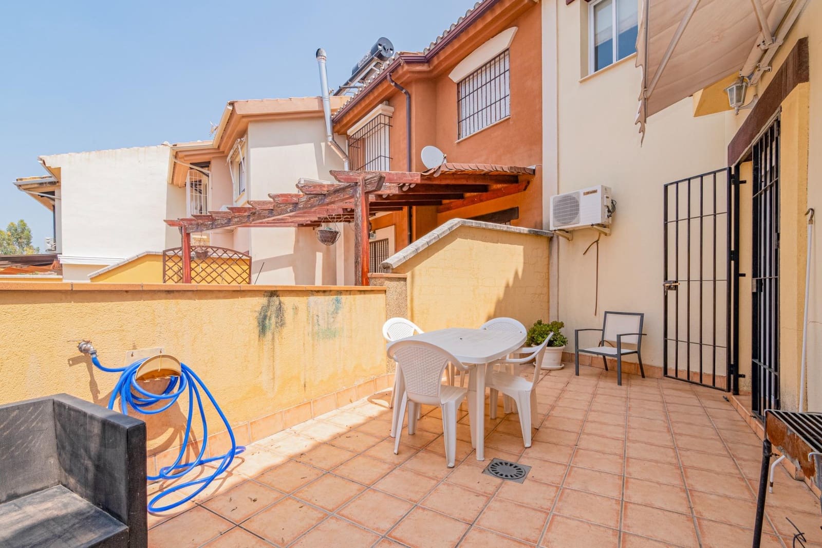 4 sypialnia Dom szeregowy na sprzedaż w Monachil z garażem - 275 000 € (Ref: 9399723)