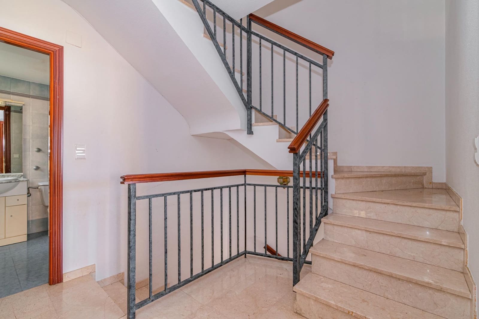 4 sypialnia Dom szeregowy na sprzedaż w Monachil z garażem - 275 000 € (Ref: 9399723)