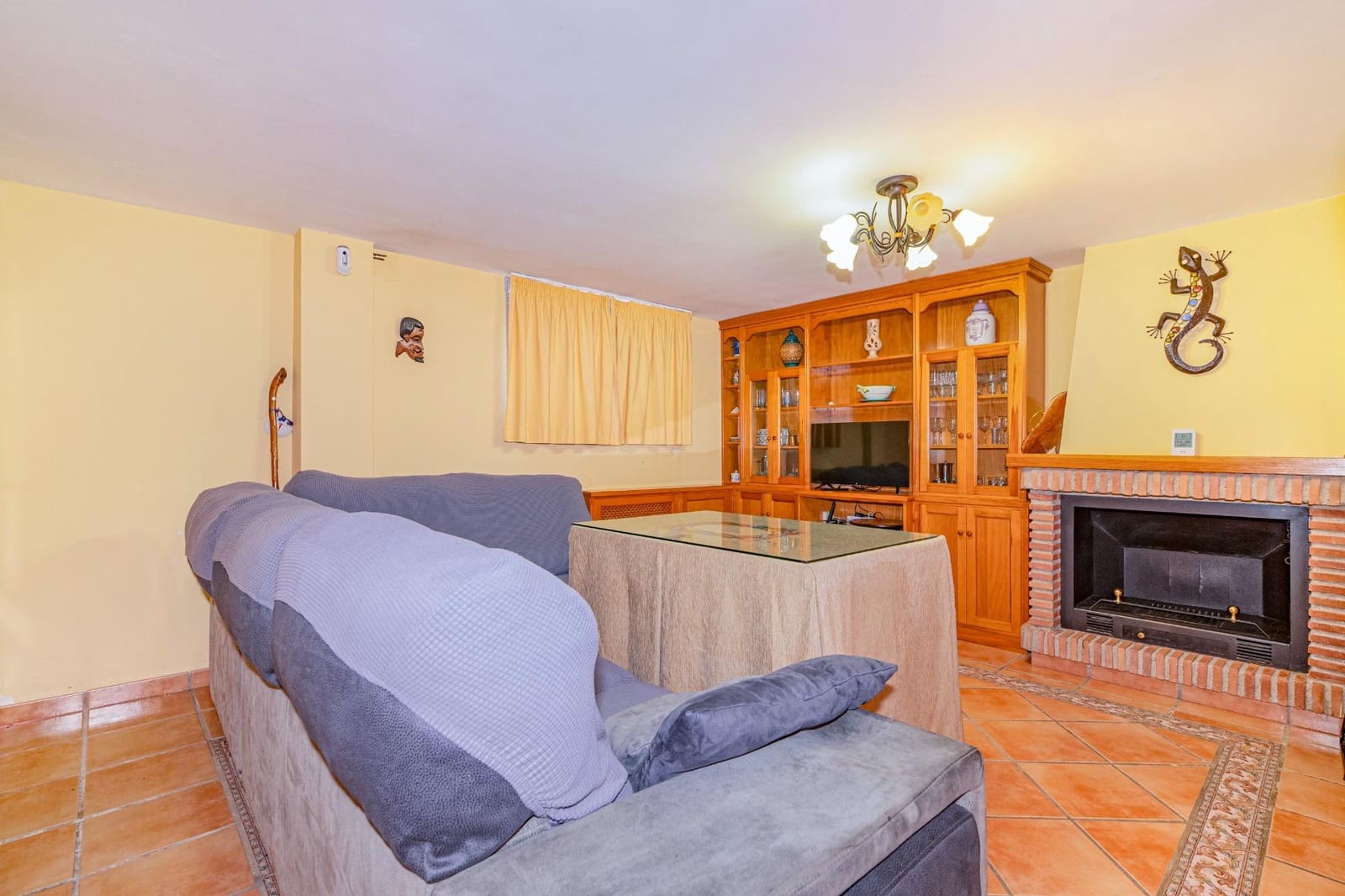 Chalet de 4 habitaciones en Monachil en venta con piscina - 330.000 € (Ref: 9399726)