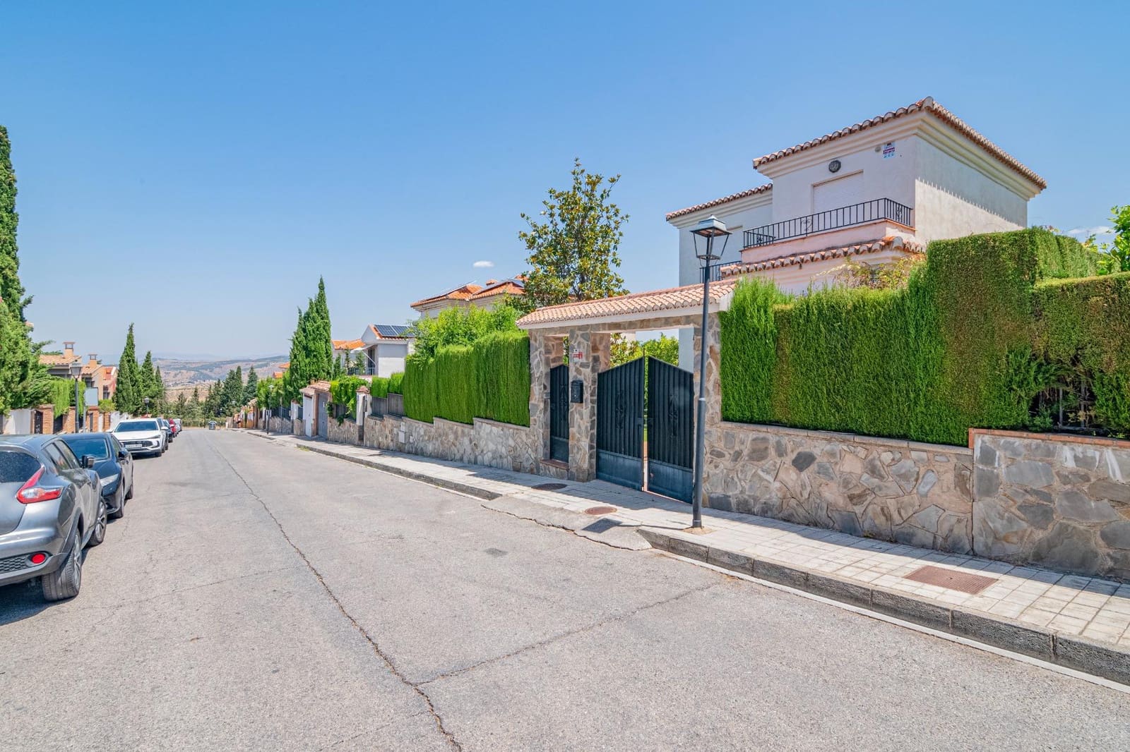 Chalet de 4 habitaciones en Monachil en venta con piscina - 330.000 € (Ref: 9399726)