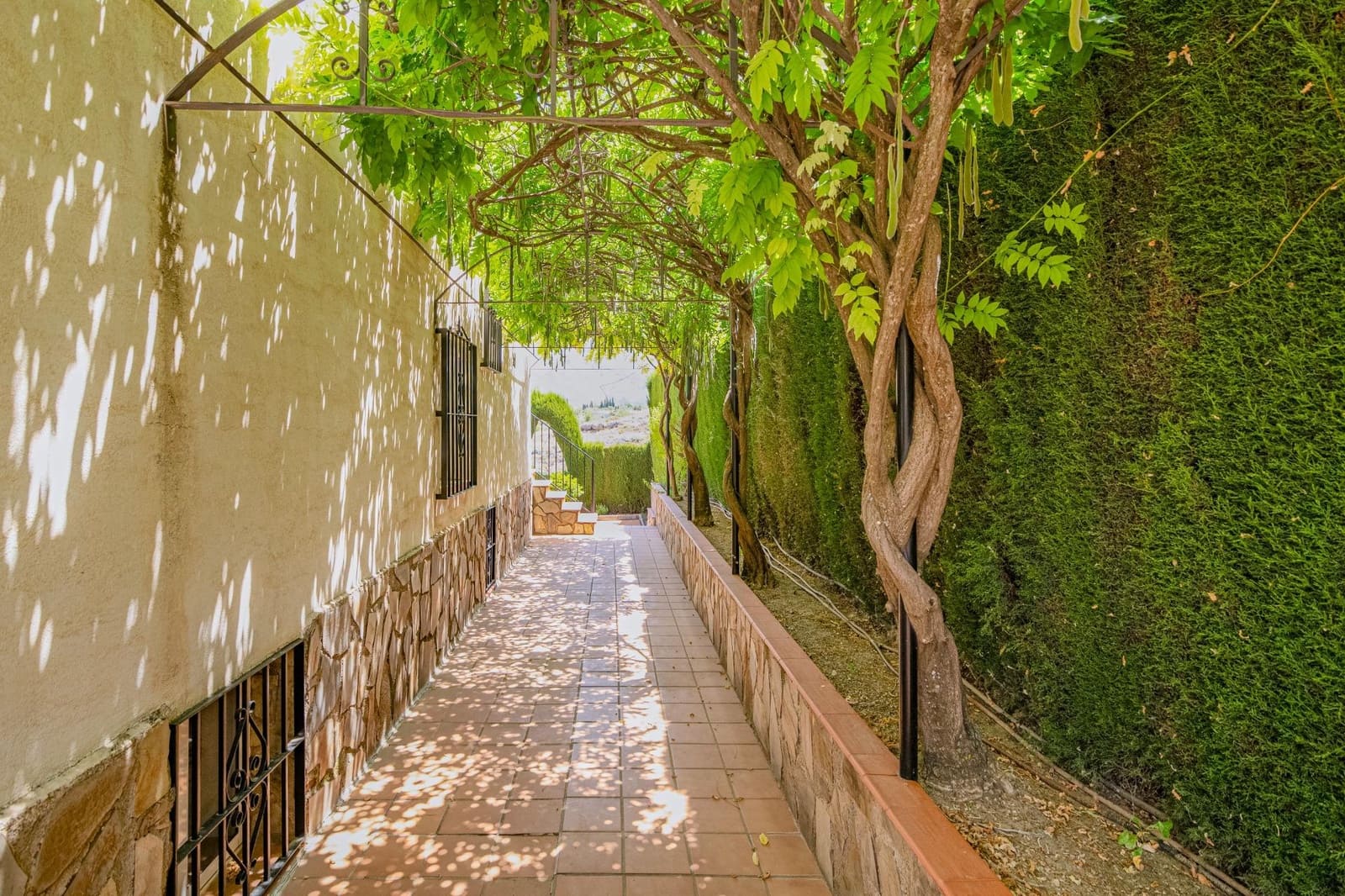 Chalet de 4 habitaciones en Monachil en venta con piscina - 330.000 € (Ref: 9399726)