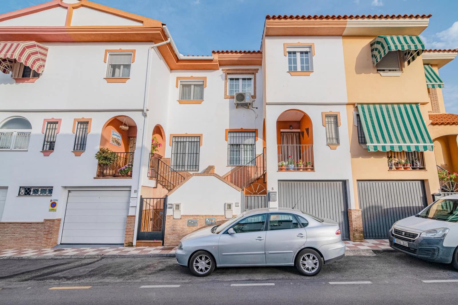 3 makuuhuone Rivitalo myytävänä paikassa La Zubia mukana 
autotalli - 217 000 € (Ref: 9399729)