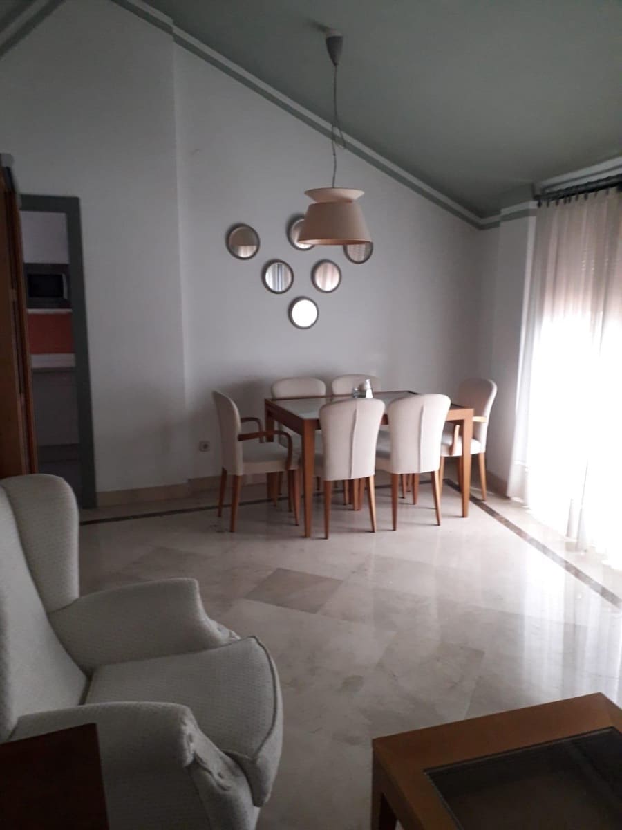 1 bedroom Flat for rent in Granada city with garage - € 900 (Ref: 9399734)