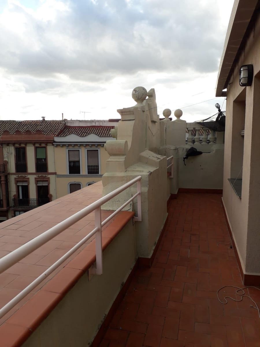 1 bedroom Flat for rent in Granada city with garage - € 900 (Ref: 9399734)