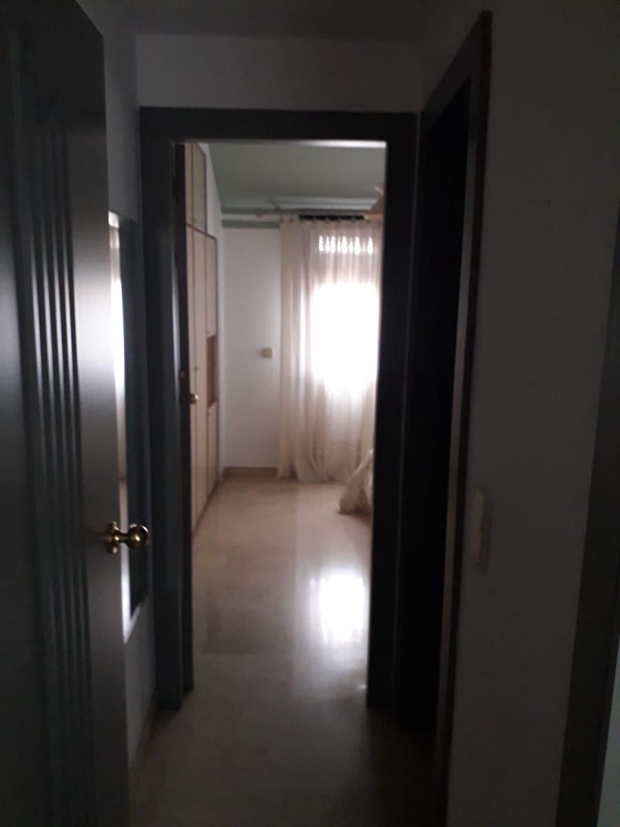 1 bedroom Flat for rent in Granada city with garage - € 900 (Ref: 9399734)