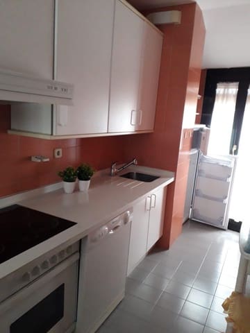 1 slaapkamer Flat te huur in Granada stad met garage - € 900 (Ref: 9399734)