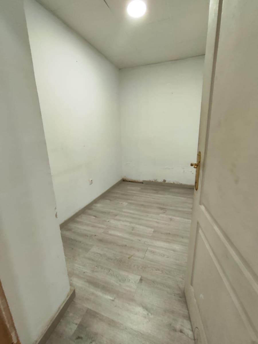 Commercial for rent in Granada city - € 1,500 (Ref: 9399735)