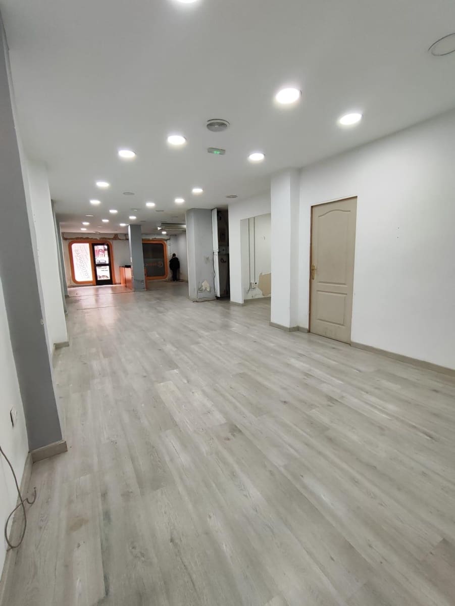 Commercial for rent in Granada city - € 1,500 (Ref: 9399735)