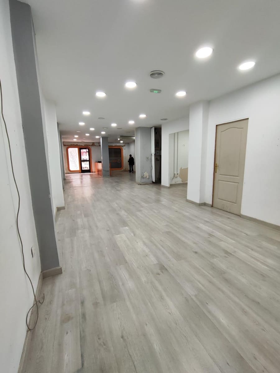 Commercial for rent in Granada city - € 1,500 (Ref: 9399735)