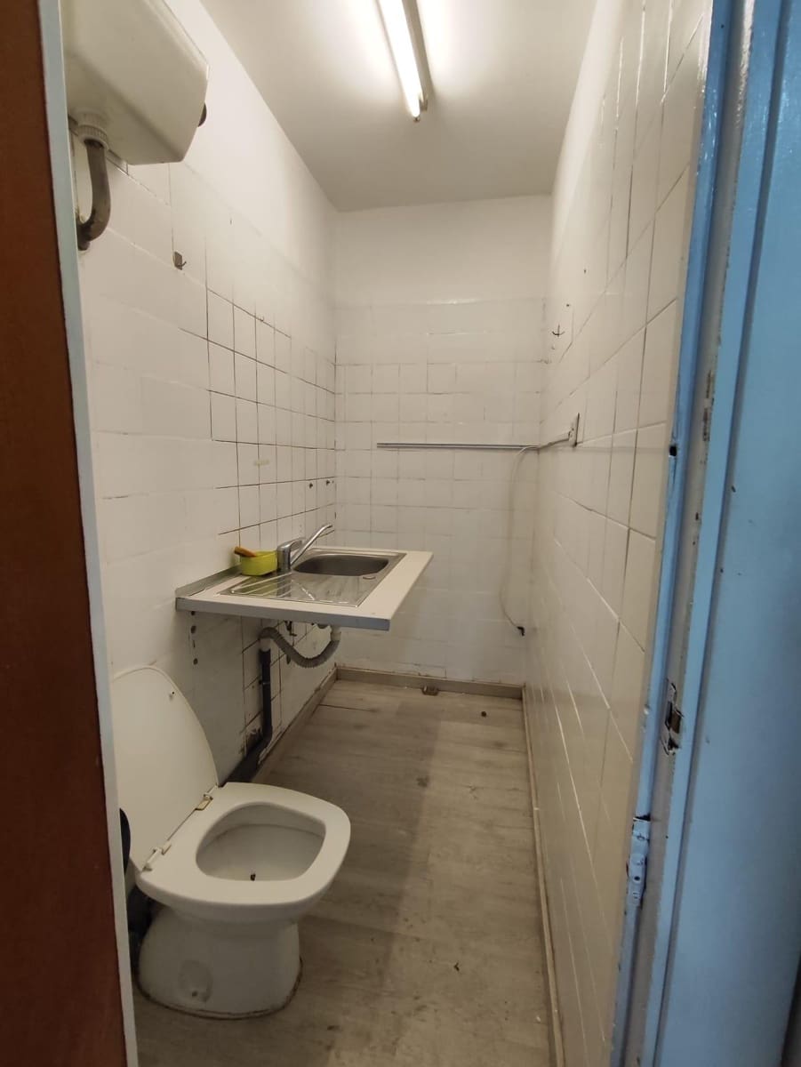 Commercial for rent in Granada city - € 1,500 (Ref: 9399735)