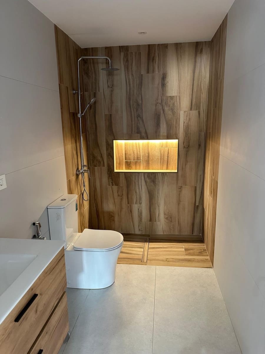 4 soveværelse Byhus til salg i Granada by med garage - € 372.000 (Ref: 9399736)