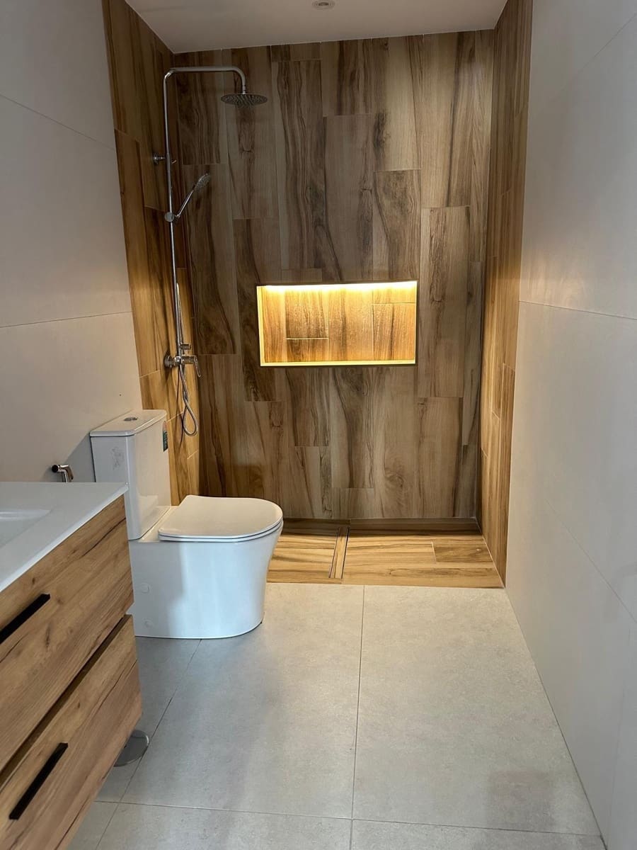 4 soveværelse Byhus til salg i Granada by med garage - € 372.000 (Ref: 9399736)