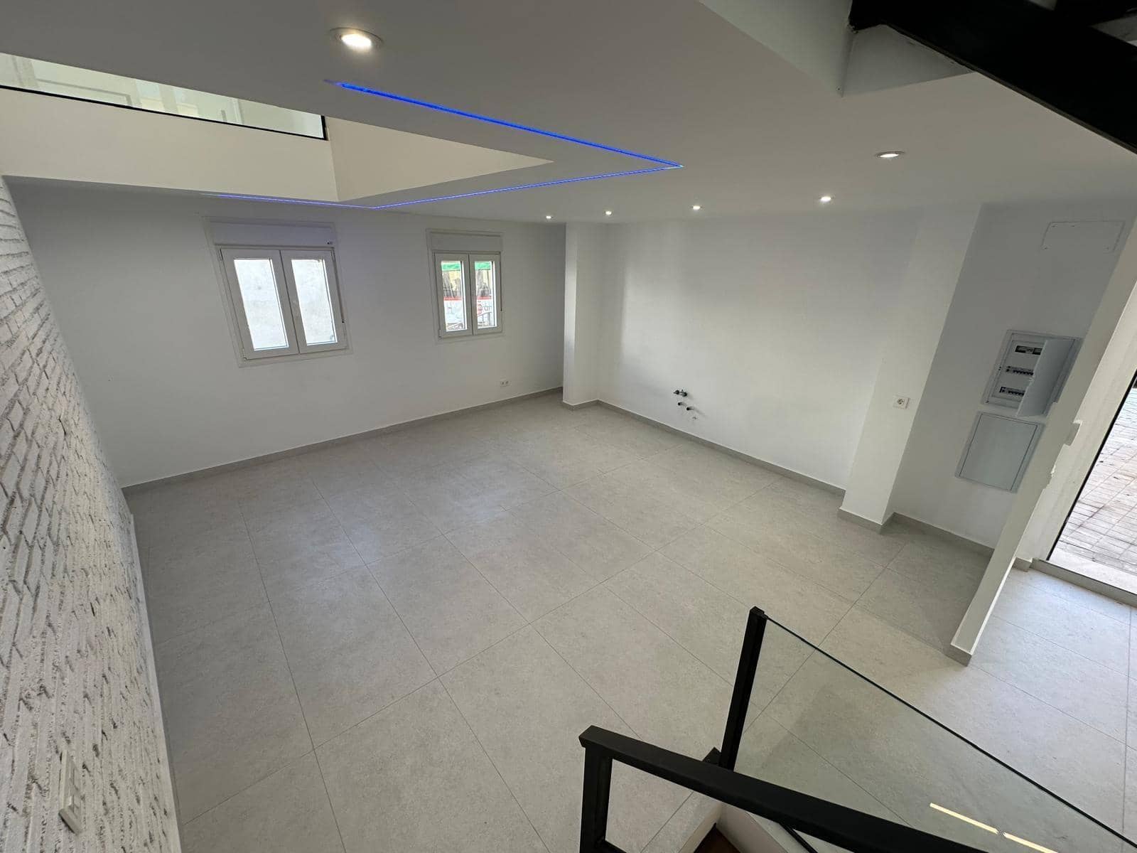 4 soveværelse Byhus til salg i Granada by med garage - € 372.000 (Ref: 9399736)