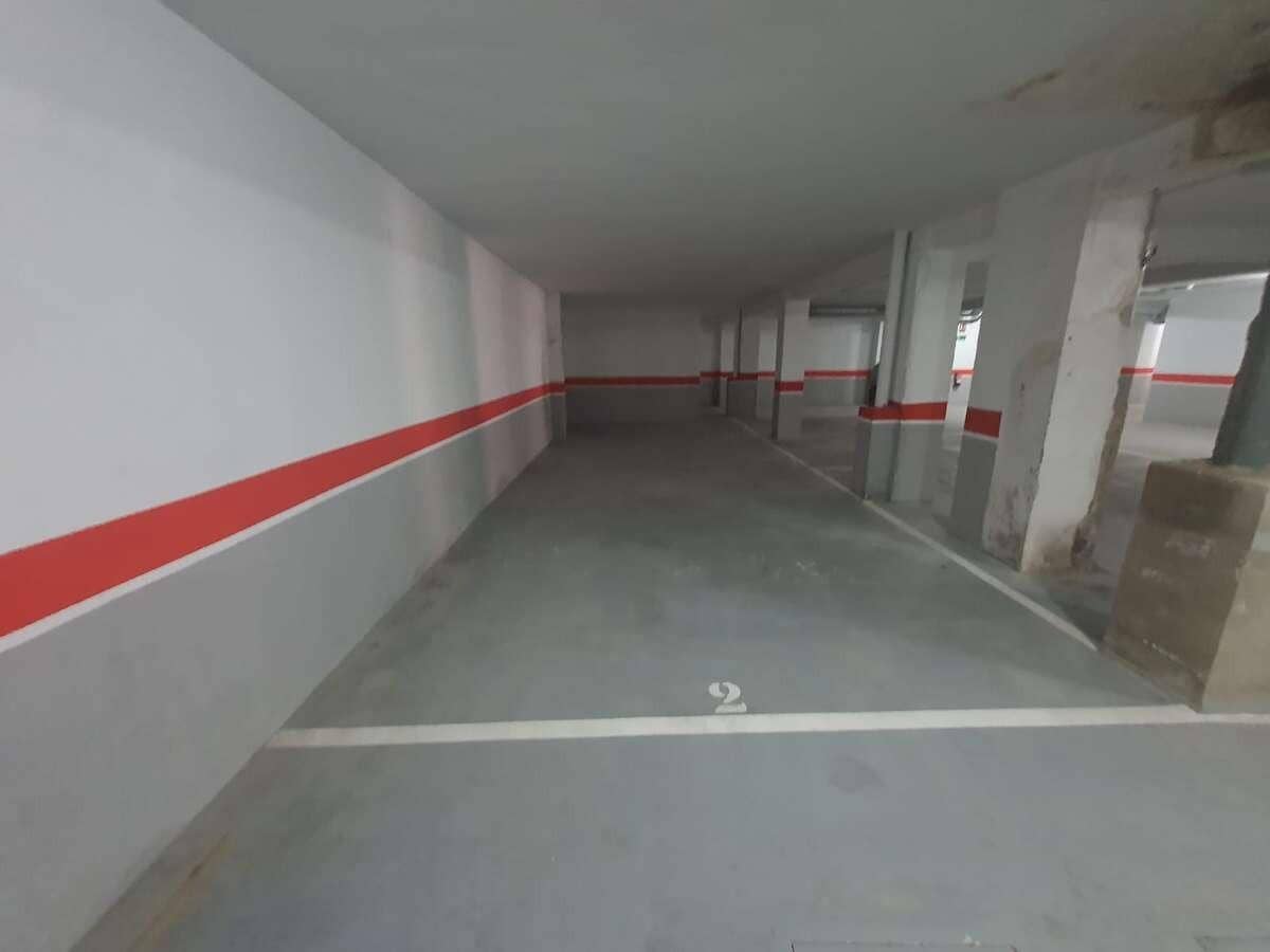 Garage for sale in Granada city - € 41,000 (Ref: 9399739)
